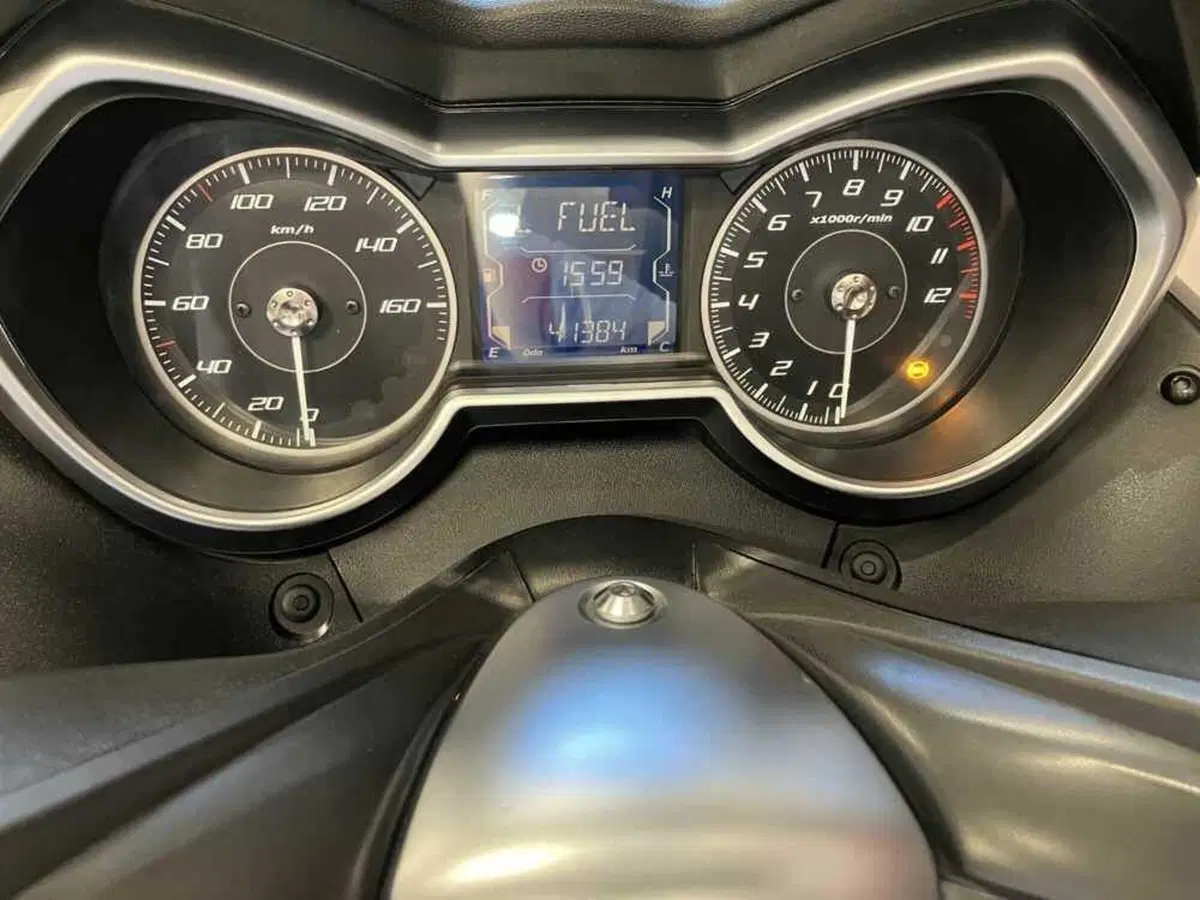 Yamaha X-Max 125 Tech Max (2020) (2)