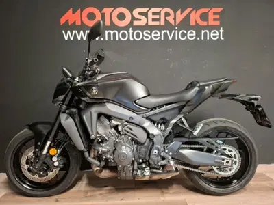 Yamaha MT-09 Y-AMT (2024 - 26) usata