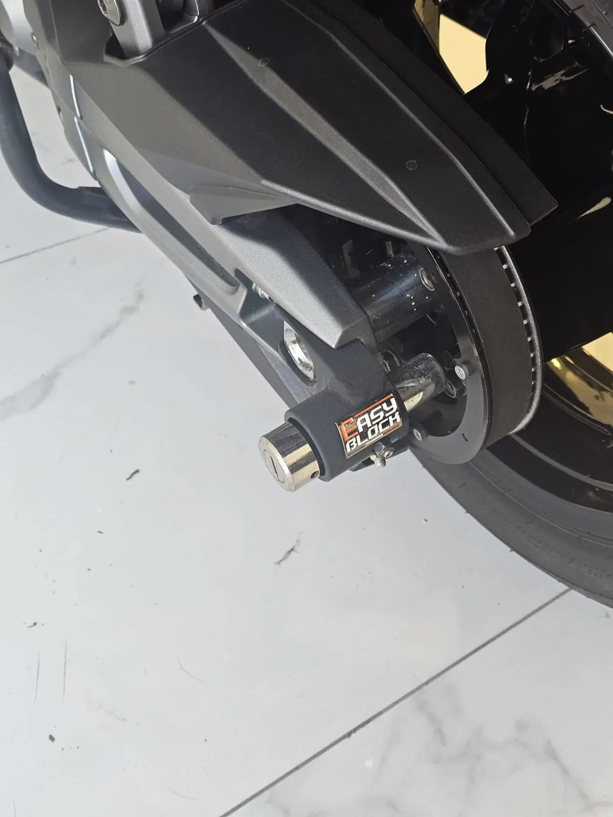 Kymco AK 550 Premium (2023 - 25) (9)