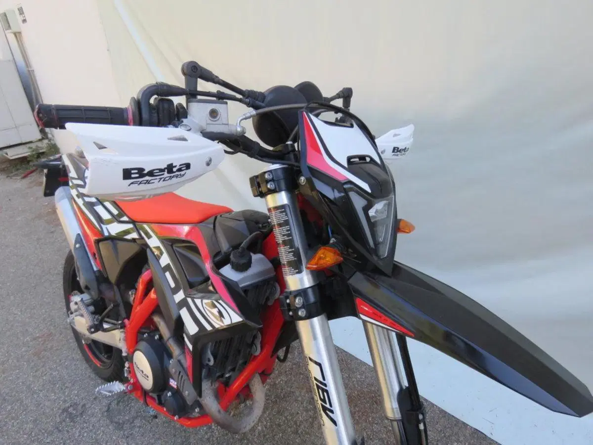 Betamotor RR 125 4T Motard LC (2021 - 23) (7)