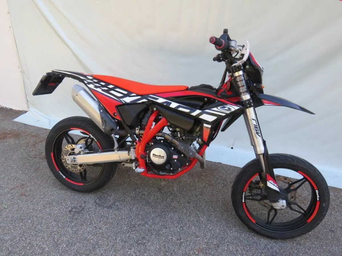 Betamotor RR 125 4T Motard LC (2021 - 23) (2)