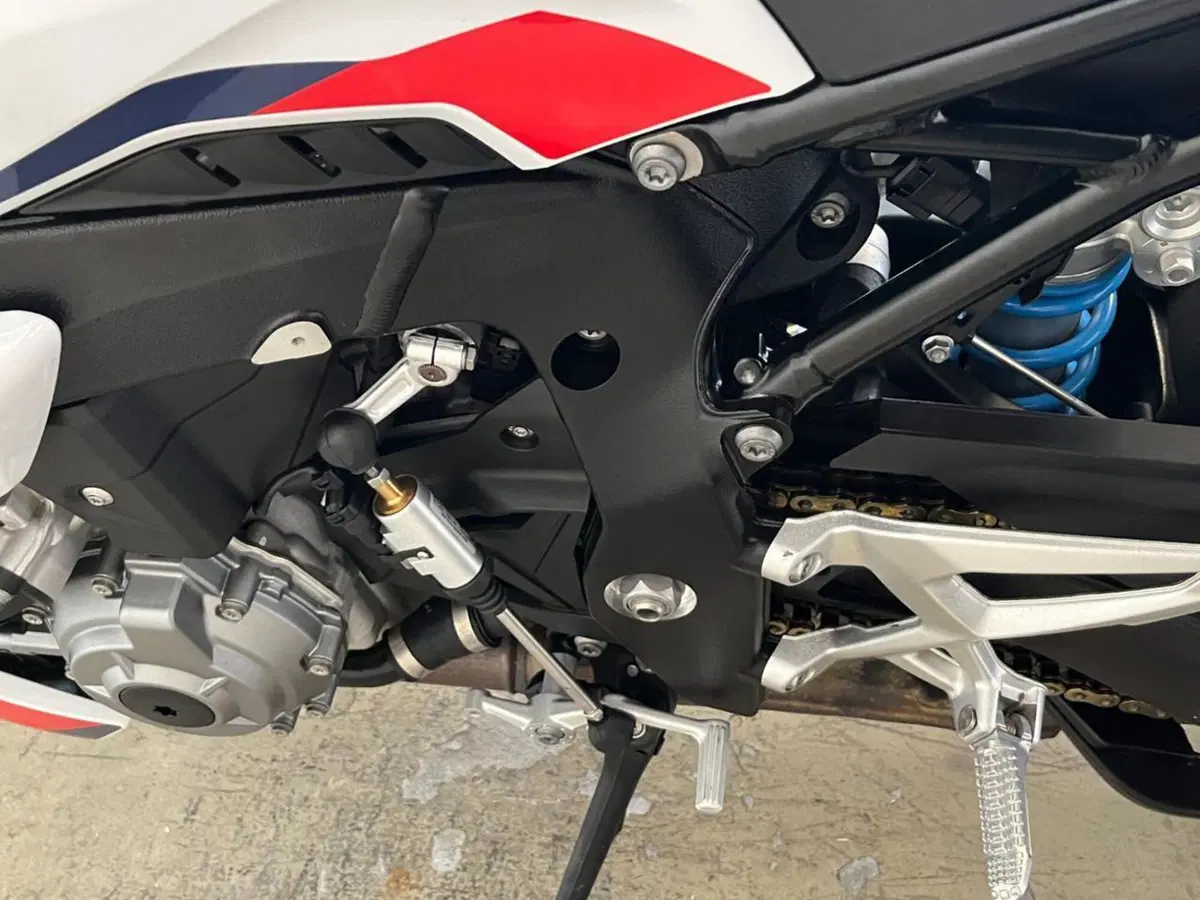 Bmw M 1000 R (2025 - 27) (9)