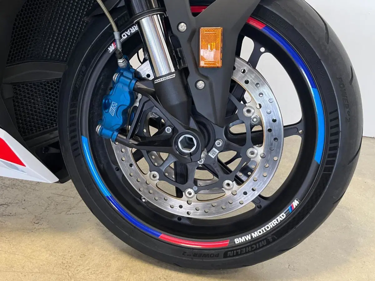Bmw M 1000 R (2025 - 27) (3)