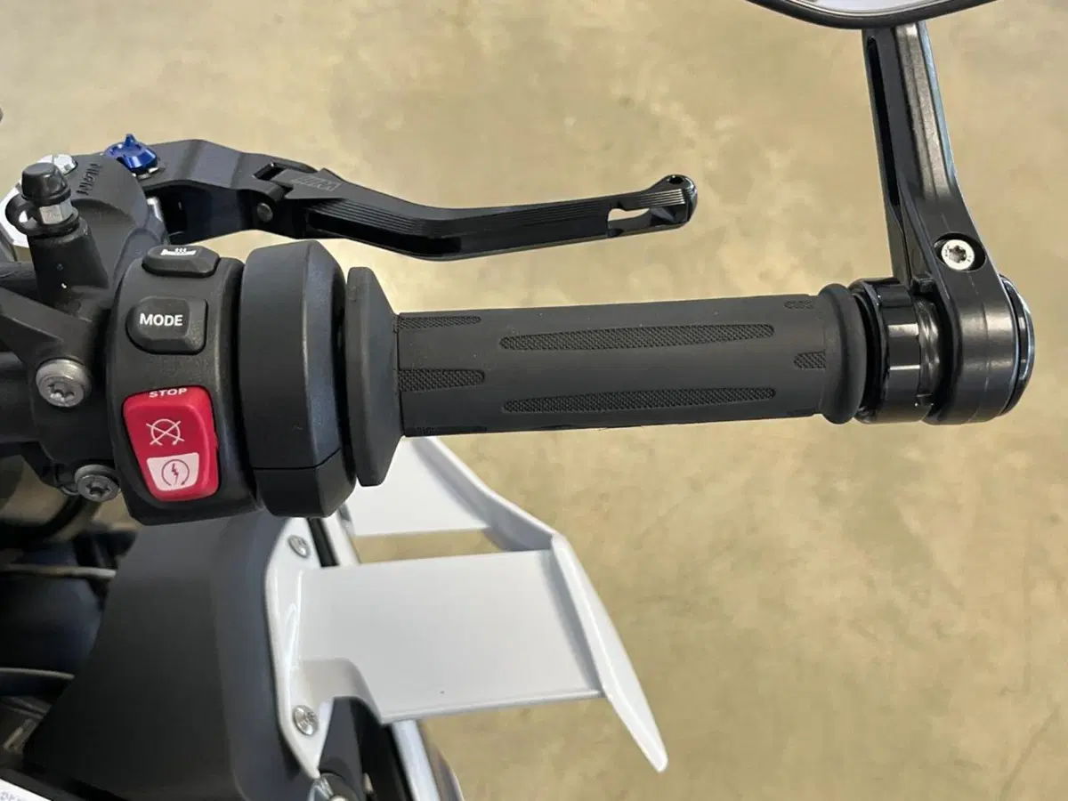 Bmw M 1000 R (2025 - 27) (12)