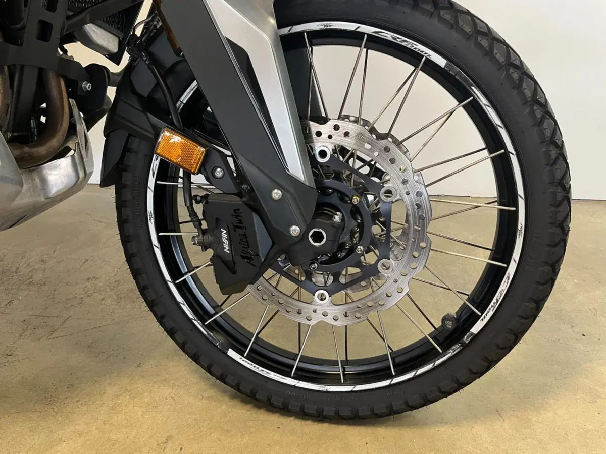 Honda Africa Twin CRF 1100L (2022 - 23) (4)