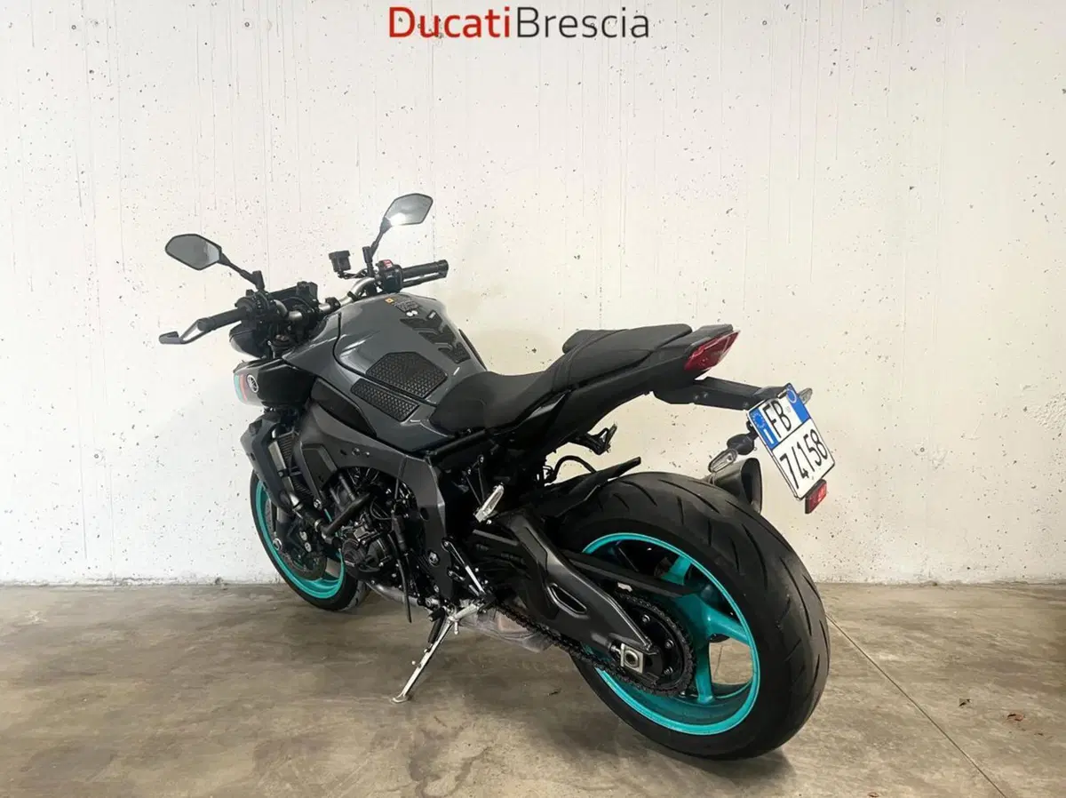 Yamaha MT-10 (2022 - 26) (3)
