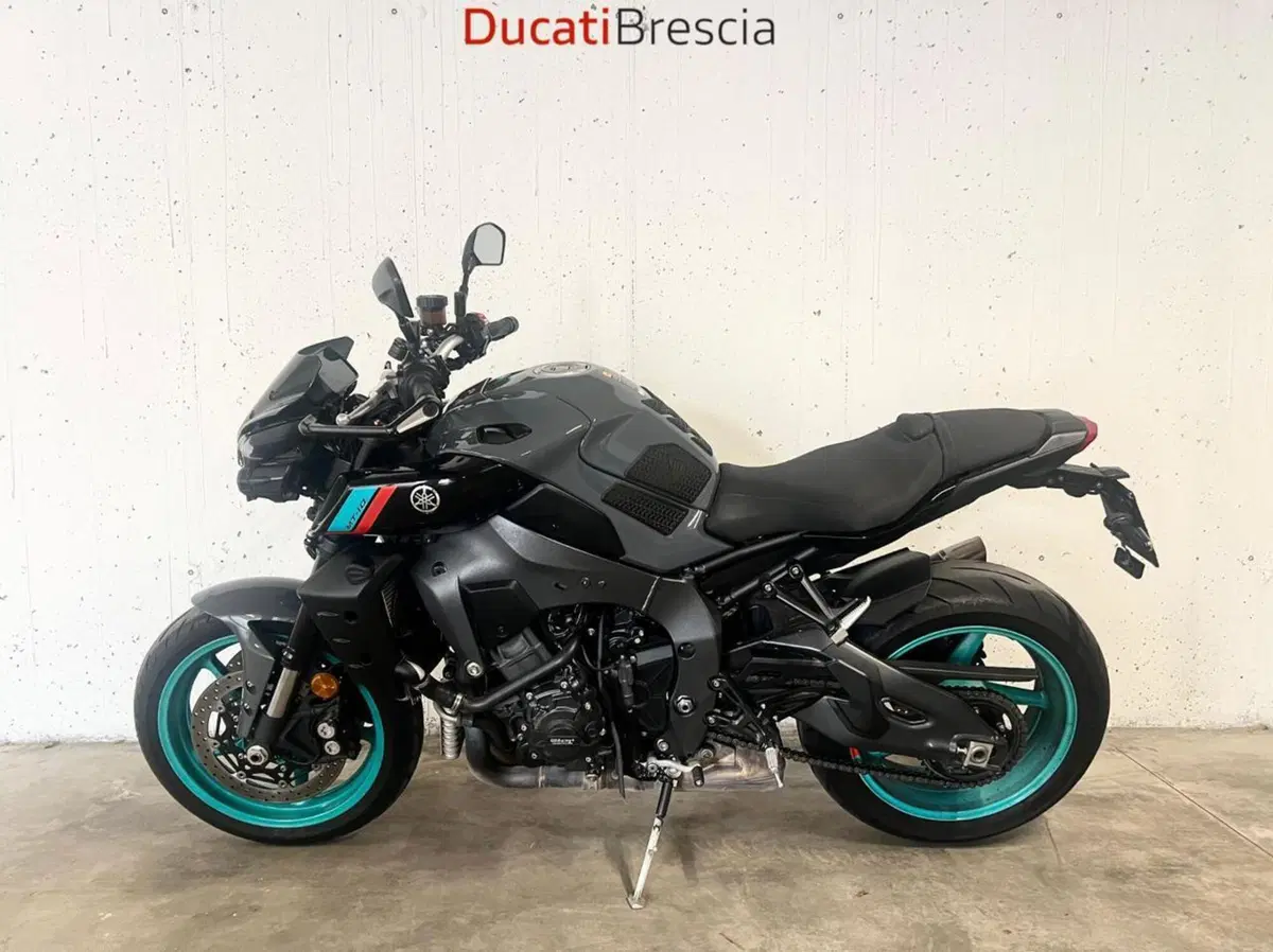 Yamaha MT-10 (2022 - 26) (4)