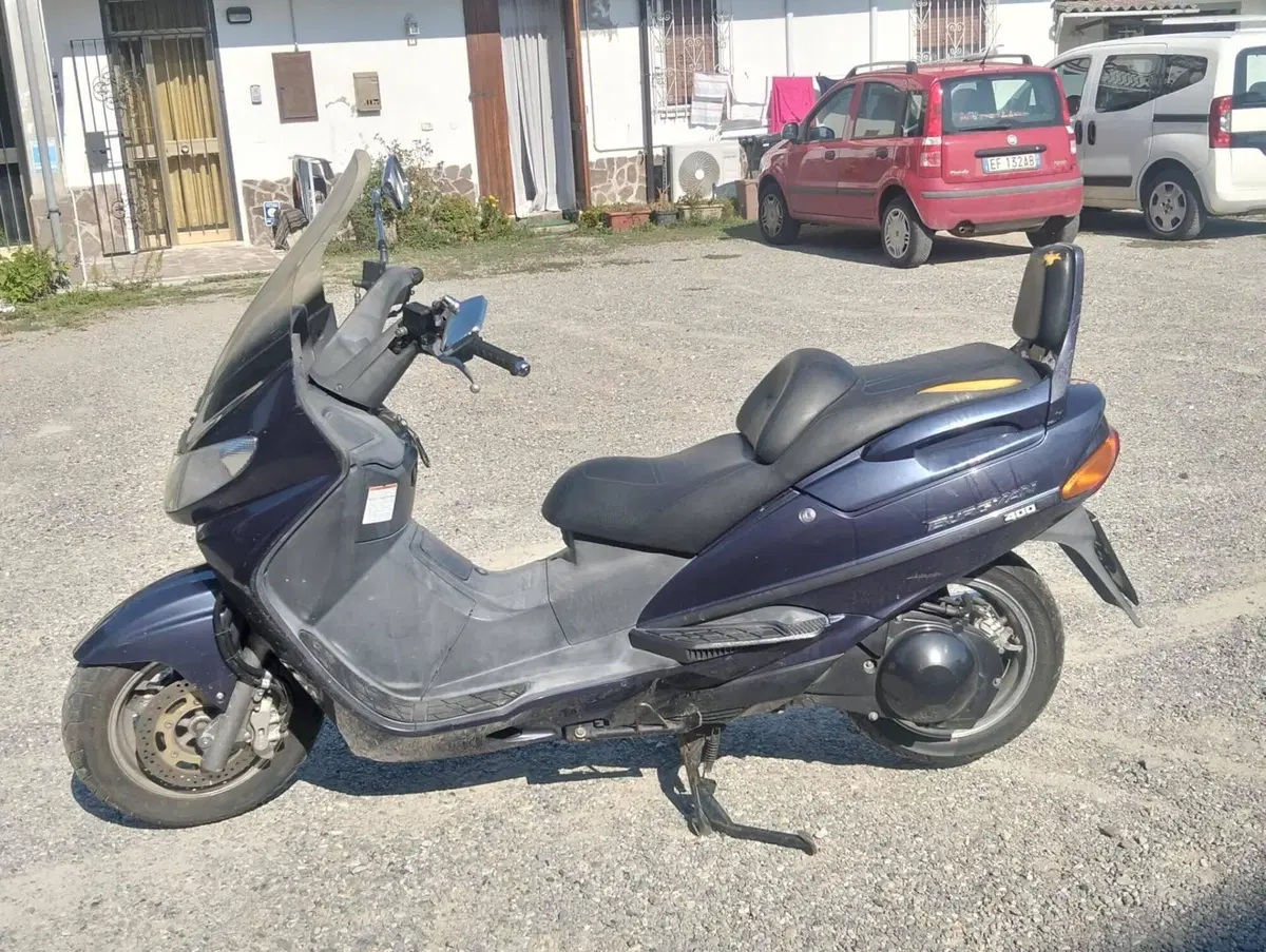 Suzuki Burgman AN 400 (1999 - 00)