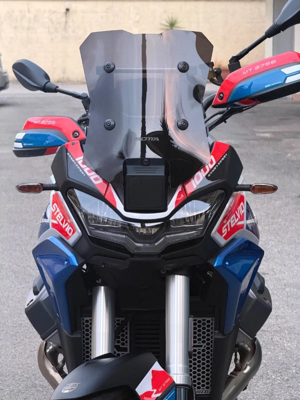 Moto Guzzi Stelvio Duecento Tributo (2025 - 26) (2)