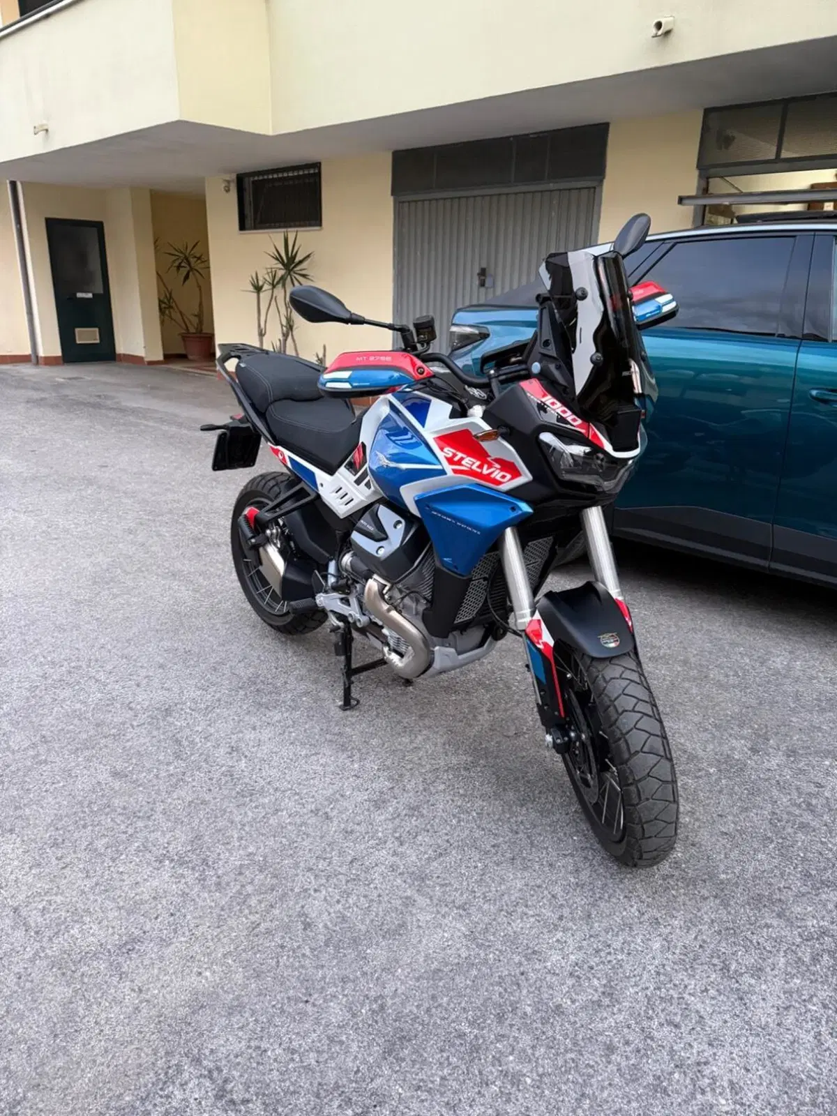 Moto Guzzi Stelvio Duecento Tributo (2025 - 26) (5)