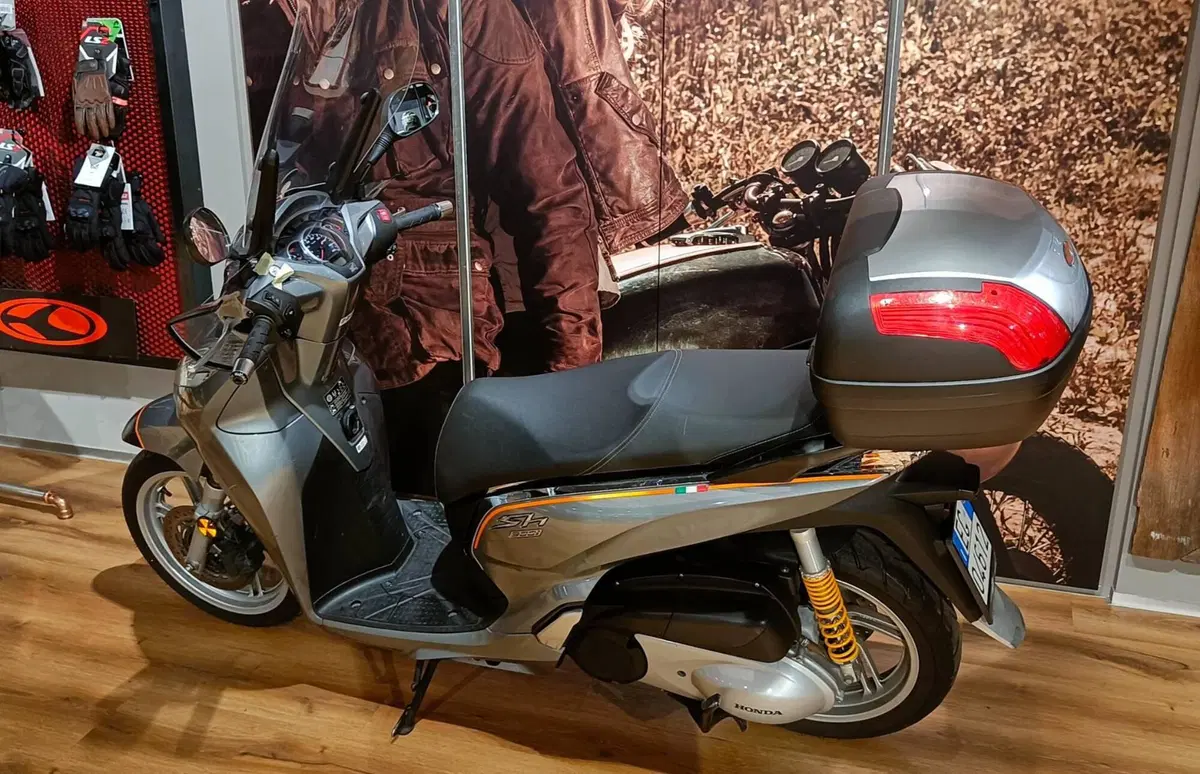 Honda SH 300 i ABS (2016 - 20) (5)