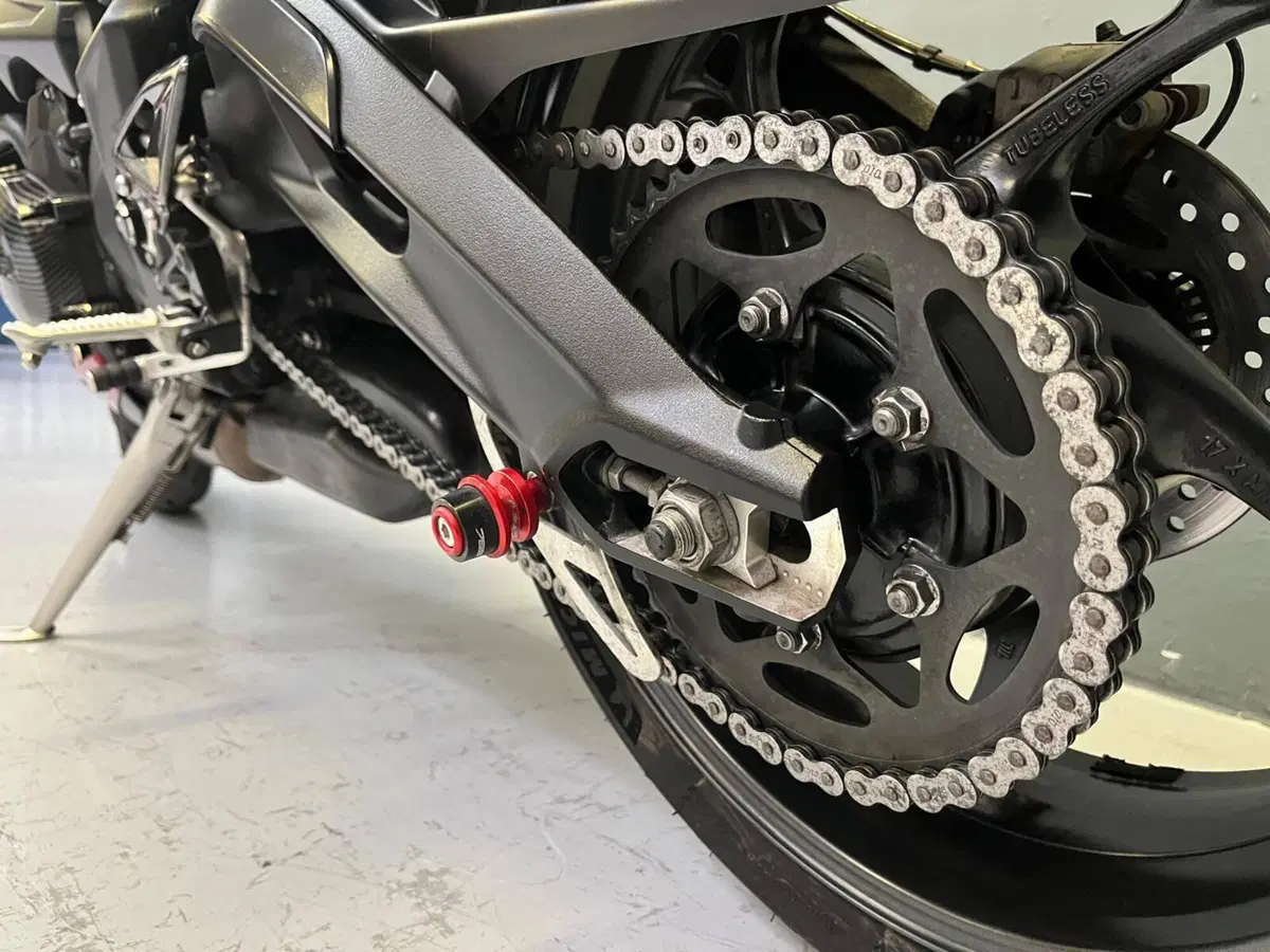 Triumph Street Triple 765 RS (2023 - 26) (7)