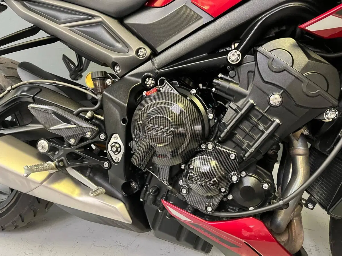 Triumph Street Triple 765 RS (2023 - 26) (6)