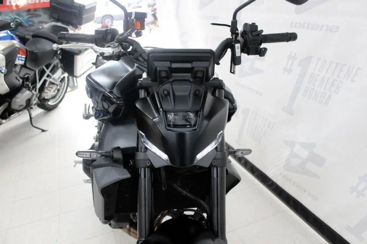 Yamaha MT-09 Y-AMT (2024 - 26) (4)