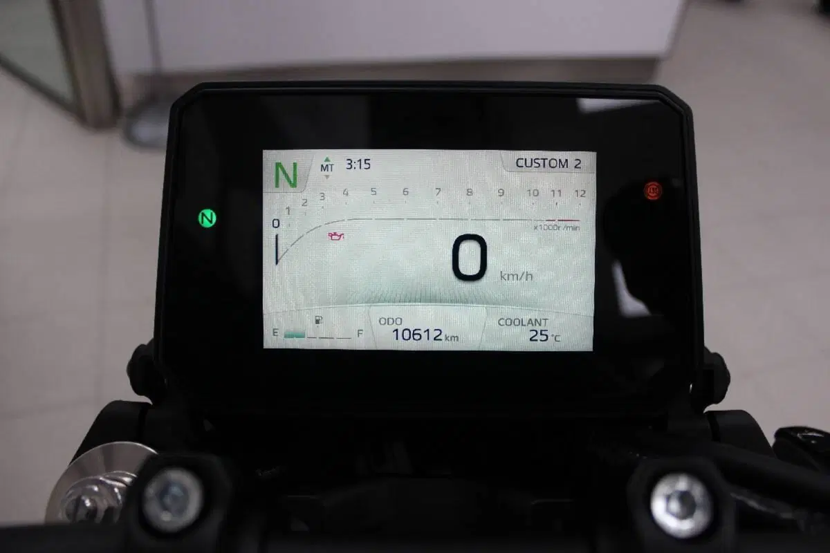 Yamaha MT-09 Y-AMT (2024 - 26) (6)