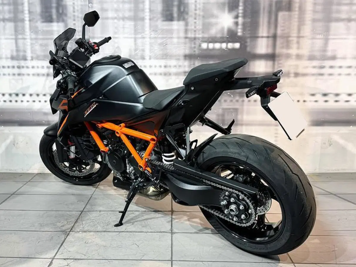 KTM 1390 Super Duke R (2024 - 26) (2)