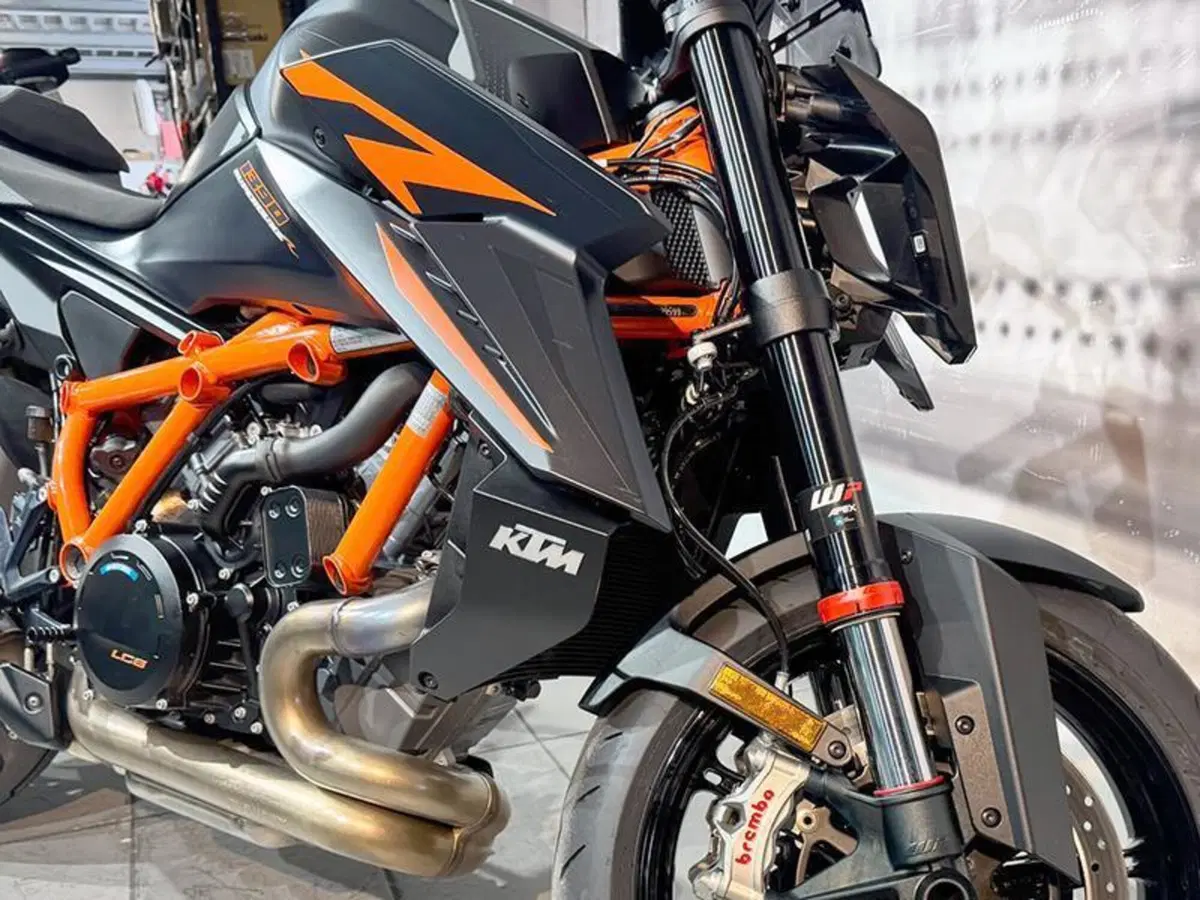 KTM 1390 Super Duke R (2024 - 26) (4)