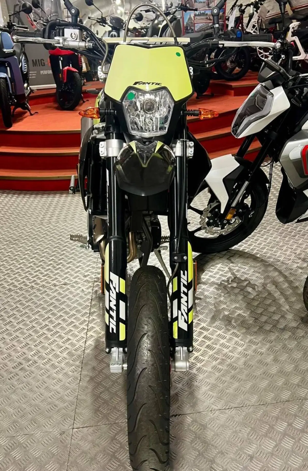 Fantic Motor XMF 125 Motard Performance 4t (2021 - 22) (3)