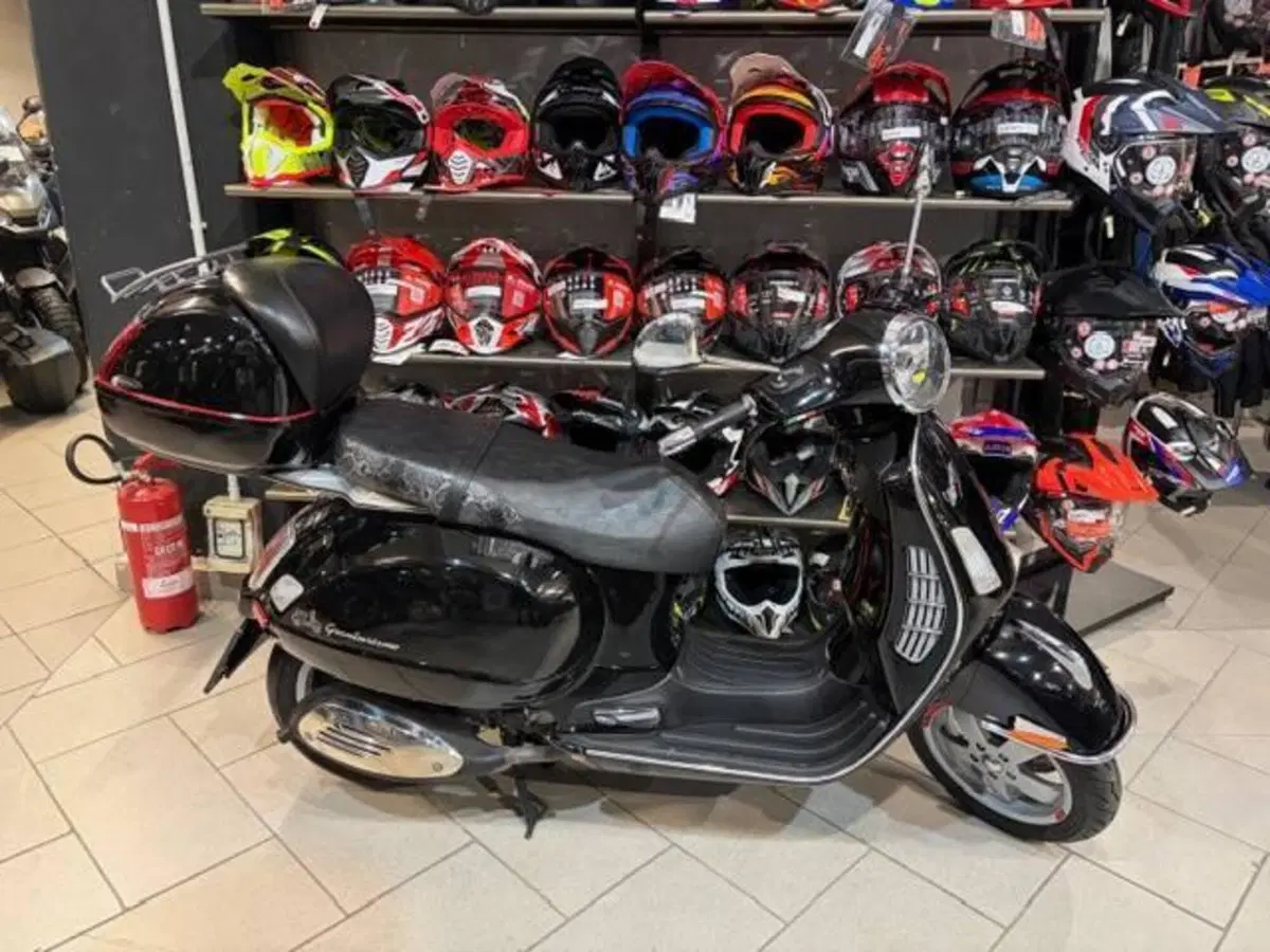 Vespa Granturismo 200 L