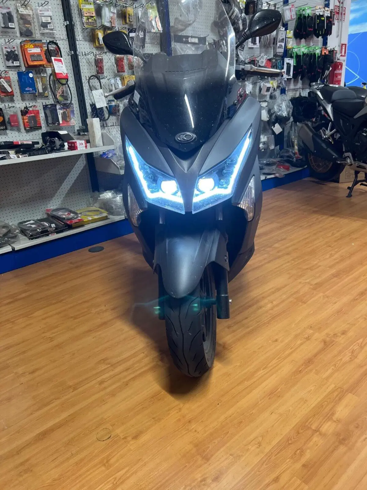 Kymco X-Town 300i (2021 - 24) (5)