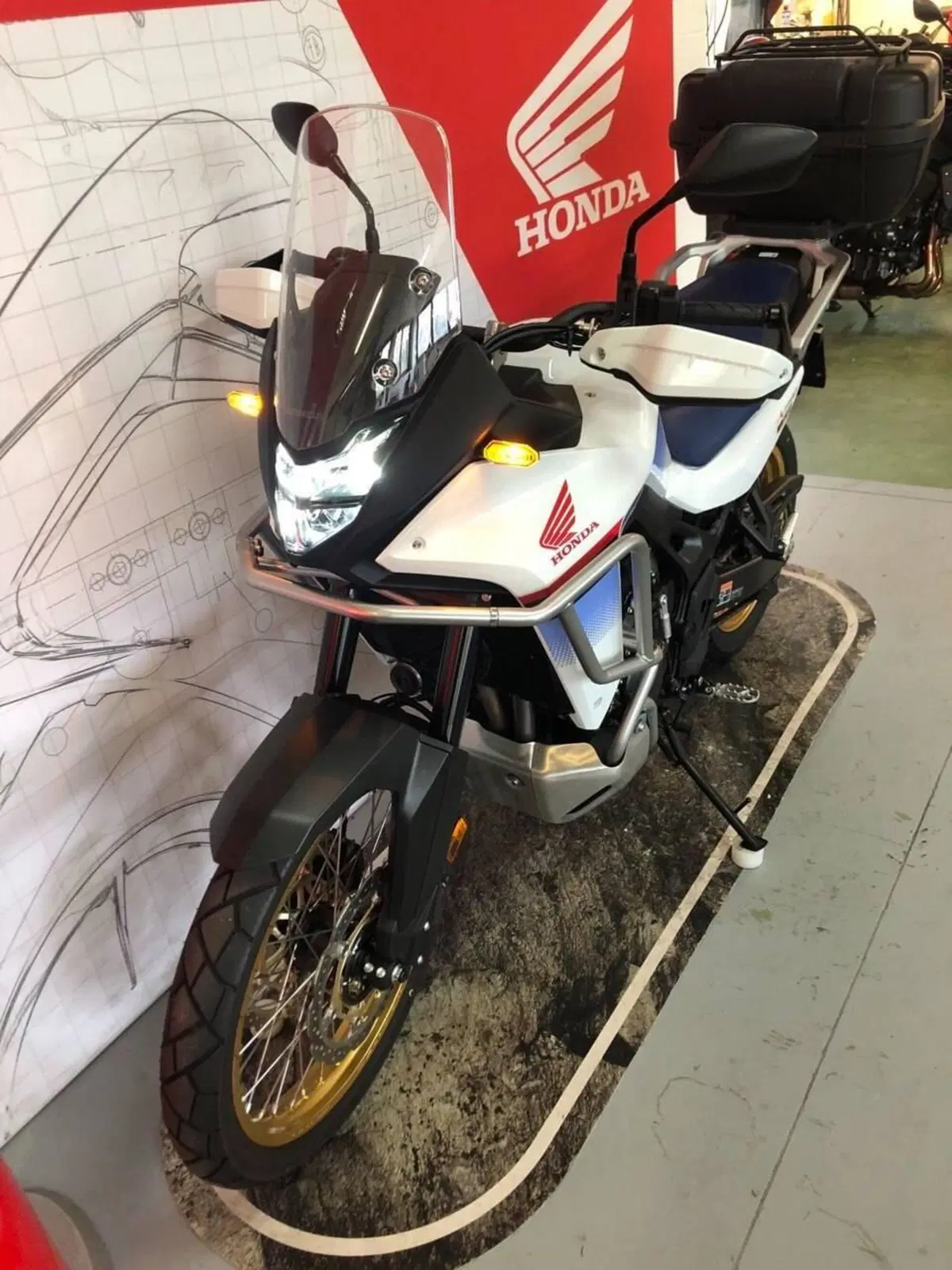 Honda Transalp XL750 (2023 - 24) (5)