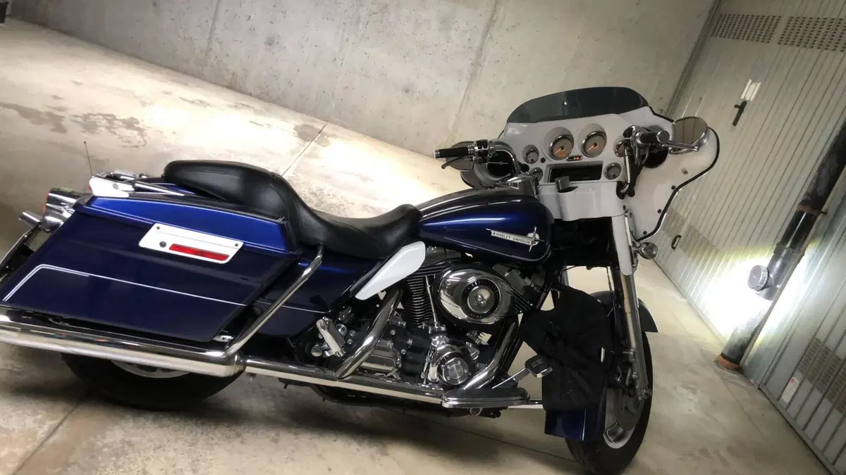 Harley-Davidson 1584 Street Glide (2007) - FLHX (4)