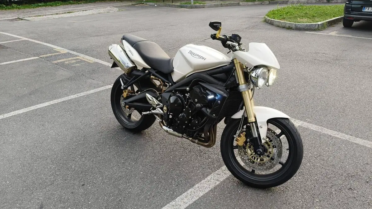 Triumph Street Triple (2007 - 12) (3)