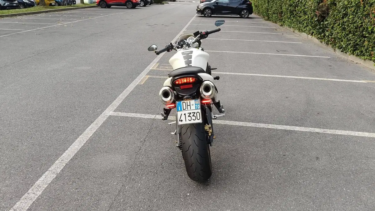 Triumph Street Triple (2007 - 12) (4)