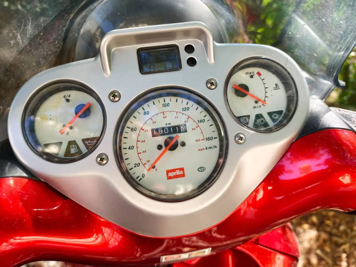 Aprilia Scarabeo 150 (1999 - 00) (4)