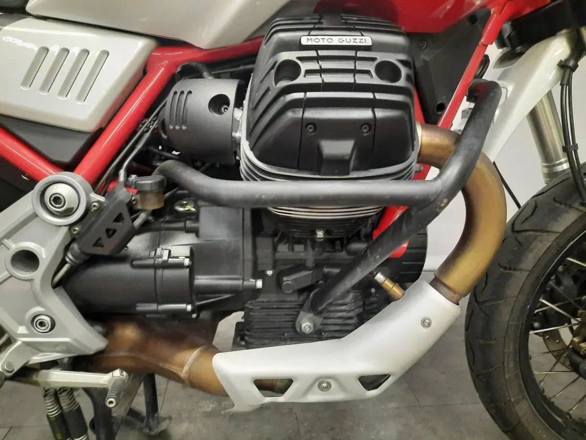 Moto Guzzi V85 TT (2019 - 20) (3)