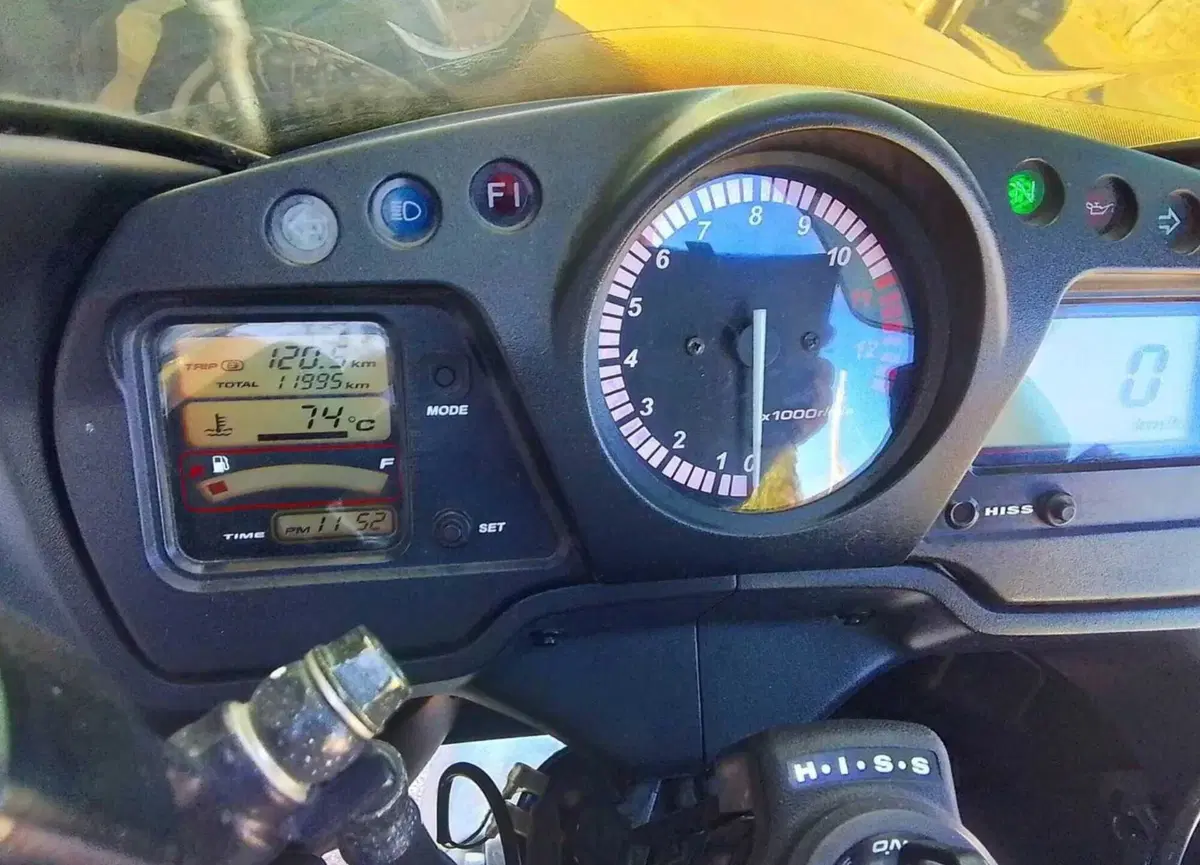 Honda CBR1100XX, la Superblackbird che sfidò la Hayabusa a 8.900 euro (3)