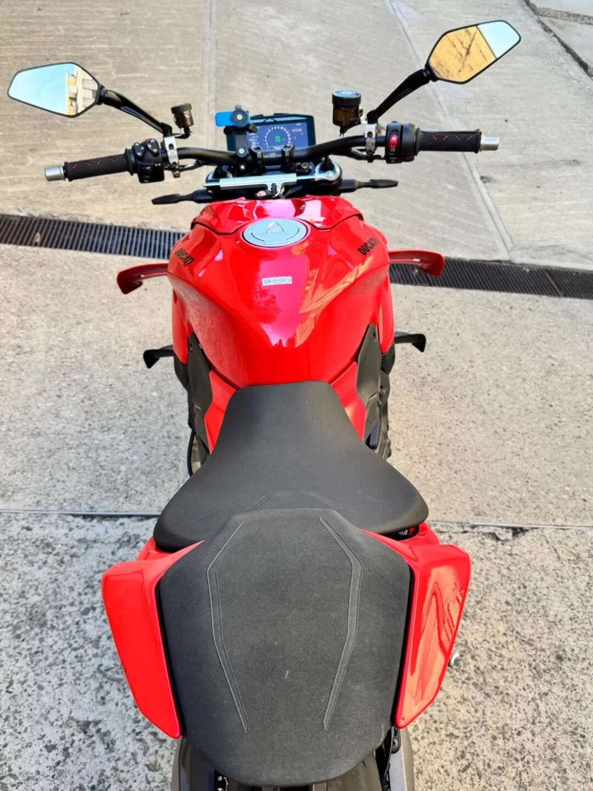 Ducati Streetfighter V4 S (2025 - 26) (2)