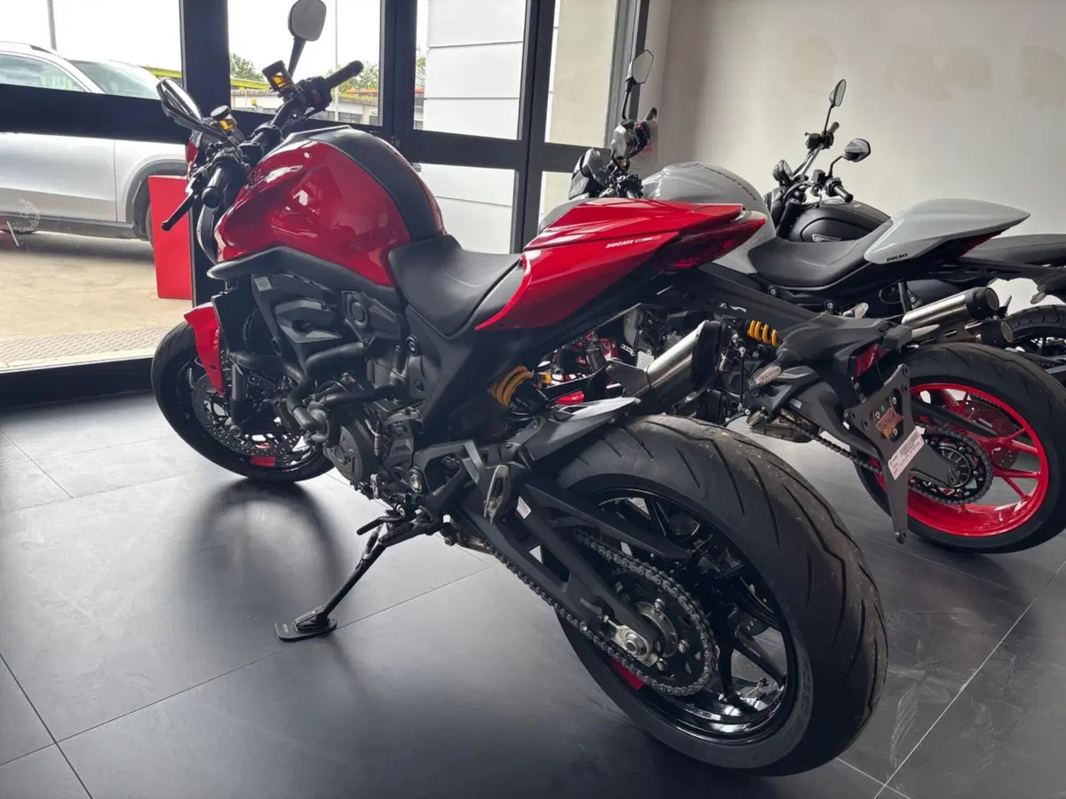 Ducati Monster 937 + (2021 - 25) (4)