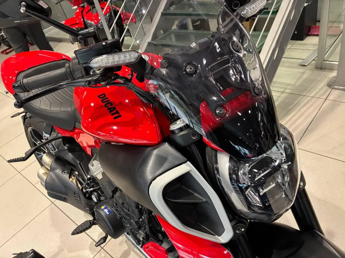 Ducati Diavel V4 (2023 - 26) (6)