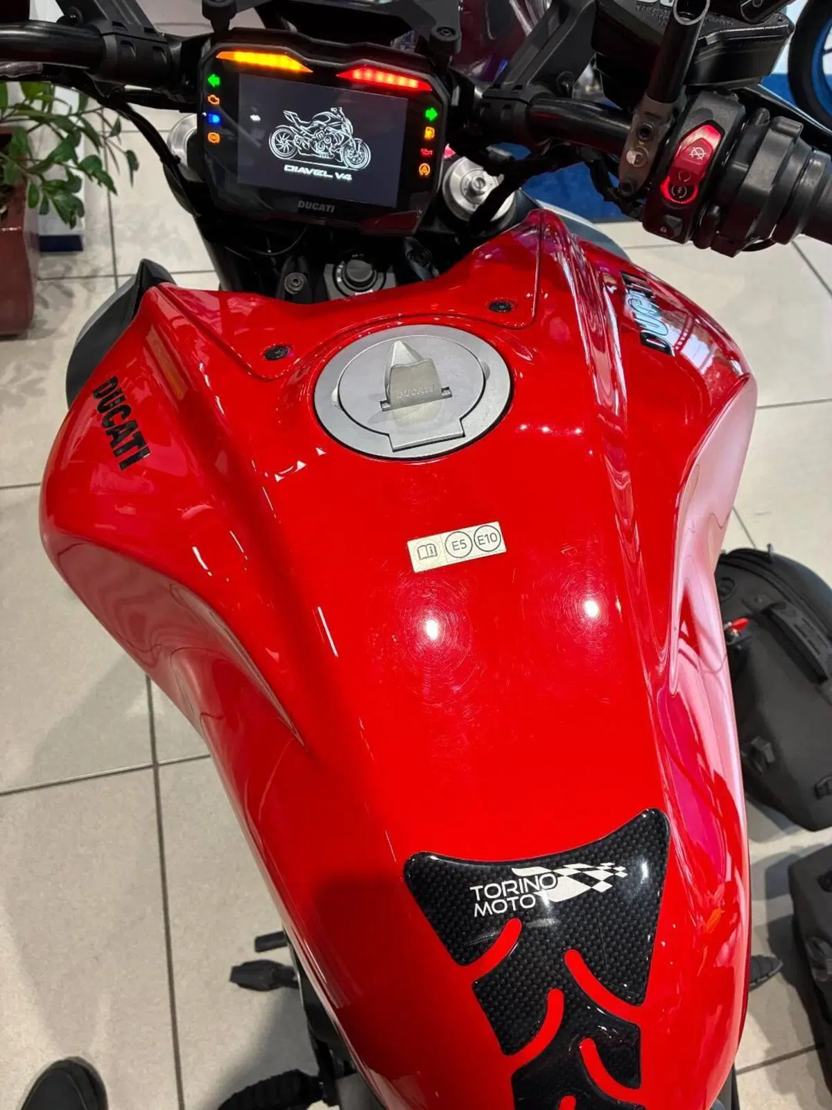 Ducati Diavel V4 (2023 - 26) (9)