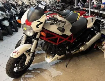 Ducati Monster 695 (2006 - 08) usata