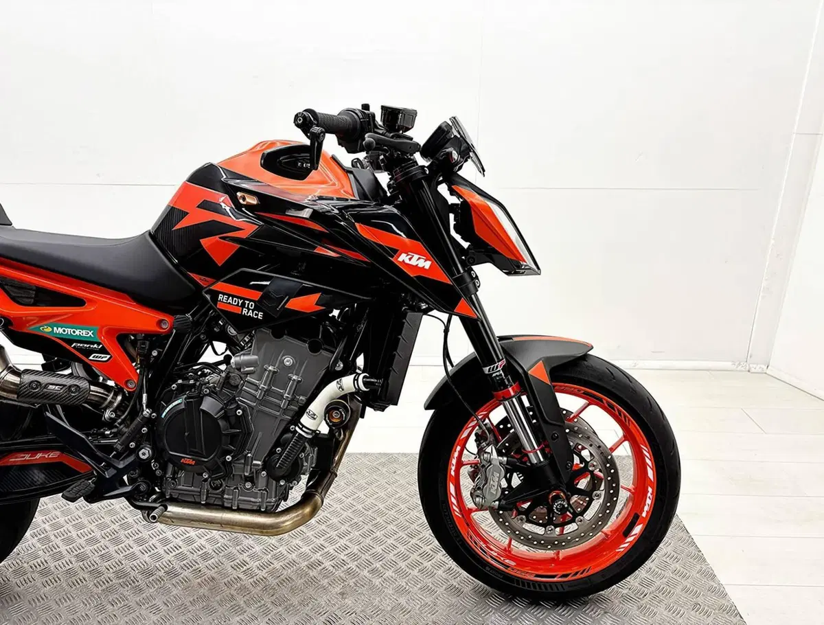 KTM 890 Duke R (2021 - 23) (8)
