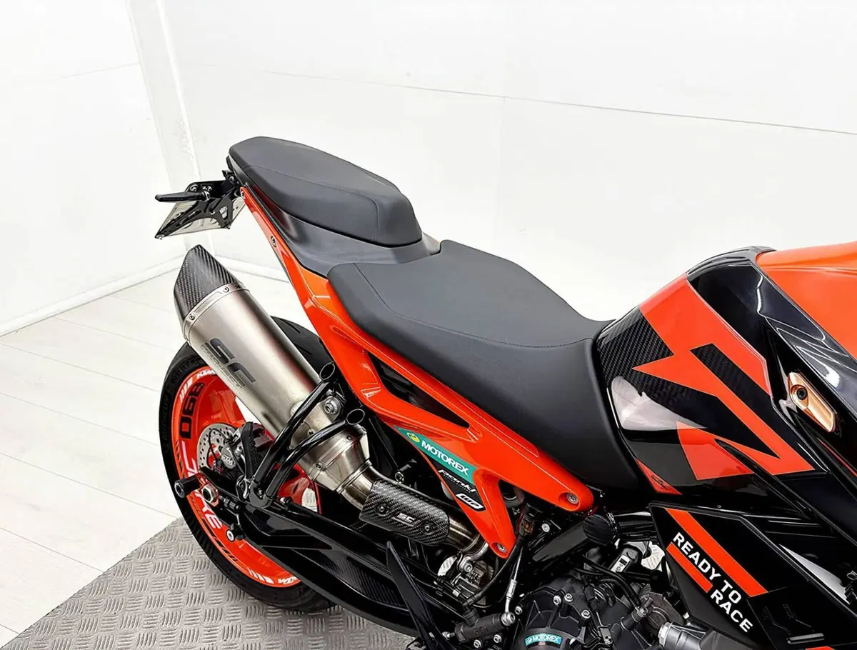 KTM 890 Duke R (2021 - 23) (15)