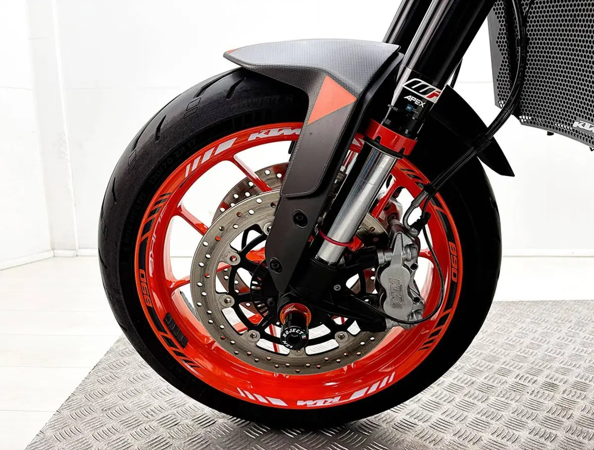 KTM 890 Duke R (2021 - 23) (12)