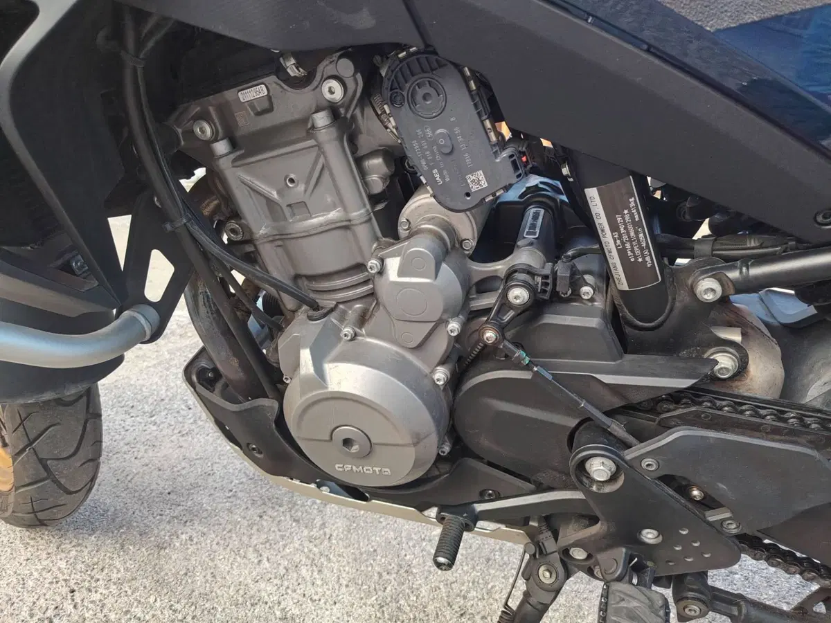 CFMOTO 800MT Touring (2022 - 26) (9)