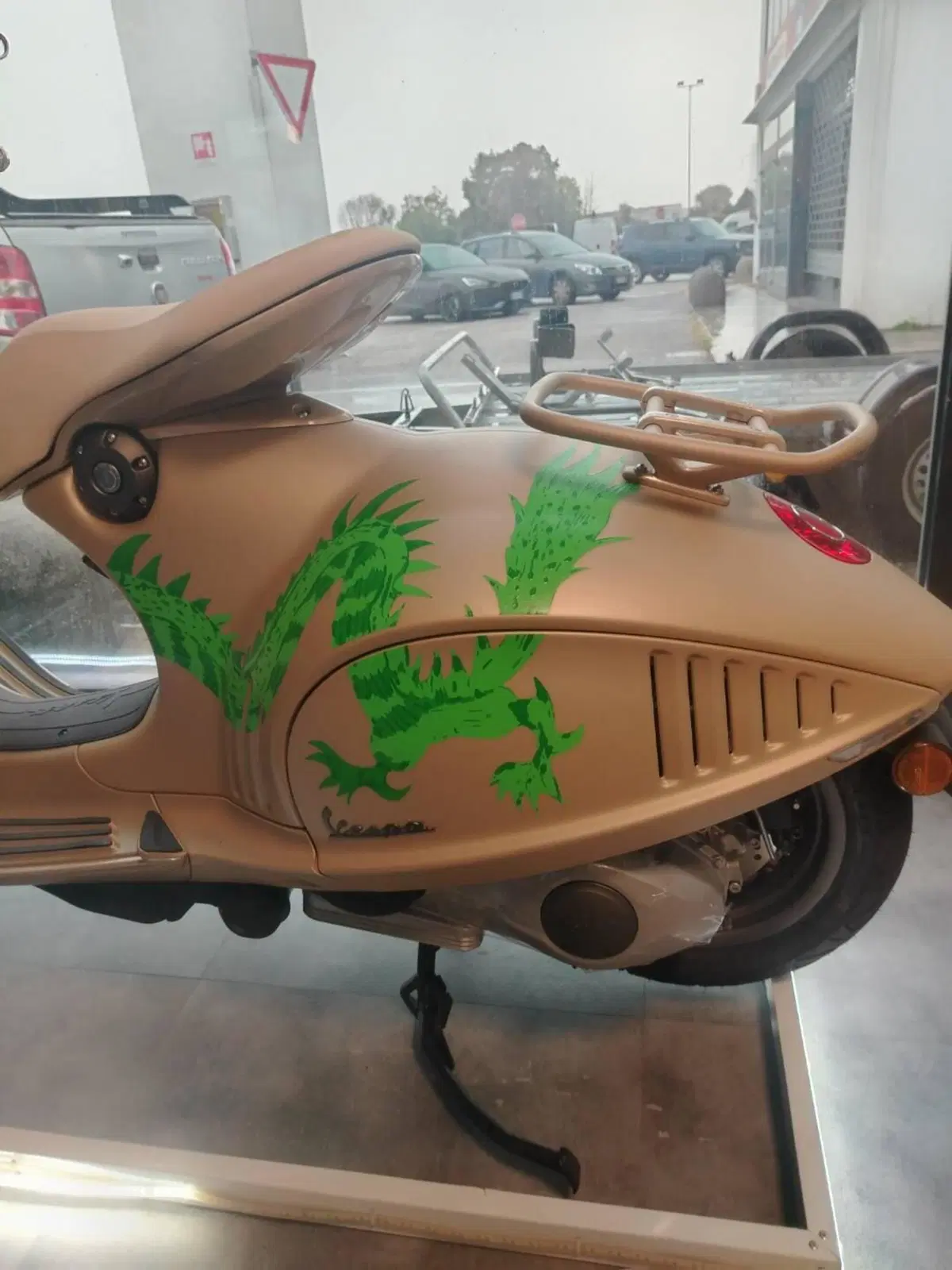 Vespa Vespa 946 Dragon 125 (2024) (2)