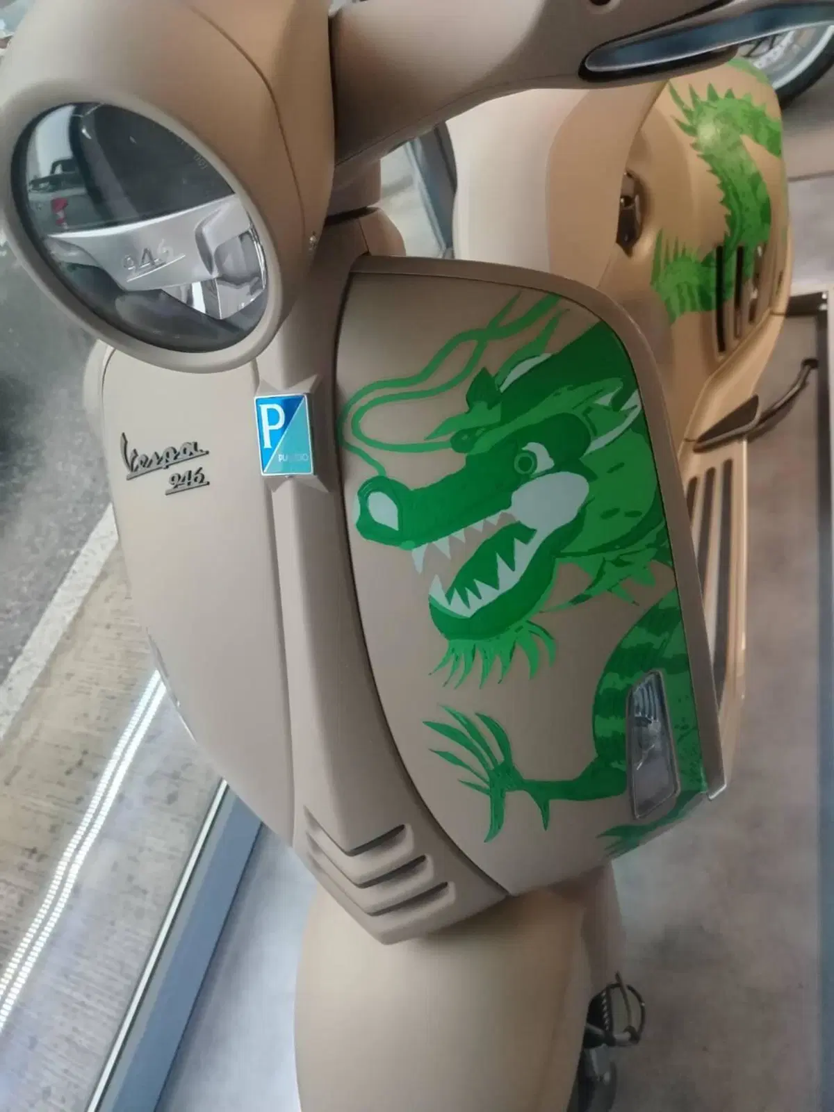 Vespa Vespa 946 Dragon 125 (2024) (4)