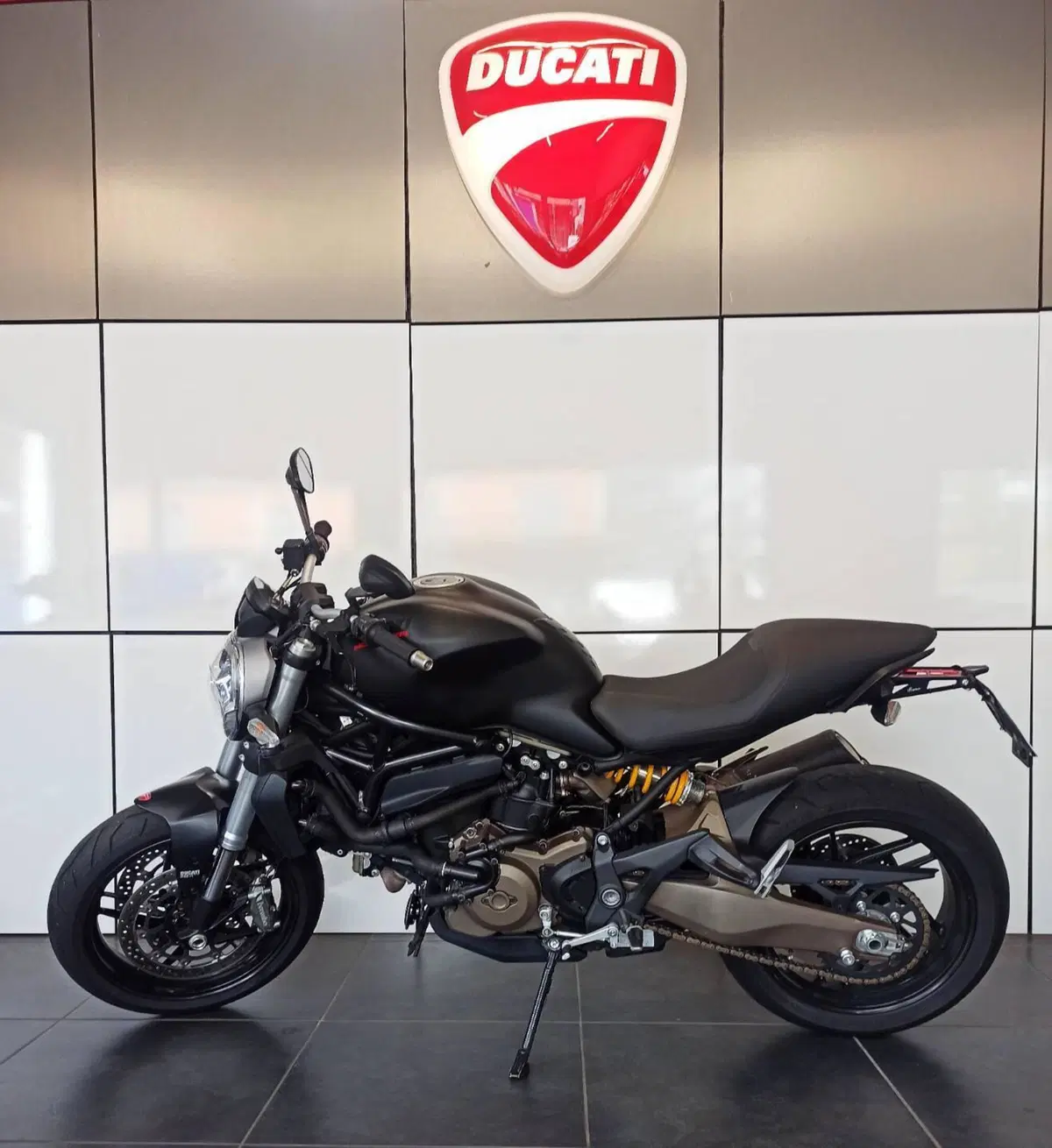 Ducati Monster 821 Dark ABS (2014 - 16) (5)