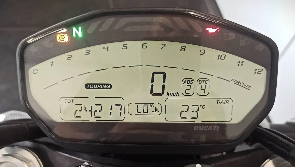 Ducati Monster 821 Dark ABS (2014 - 16) (8)