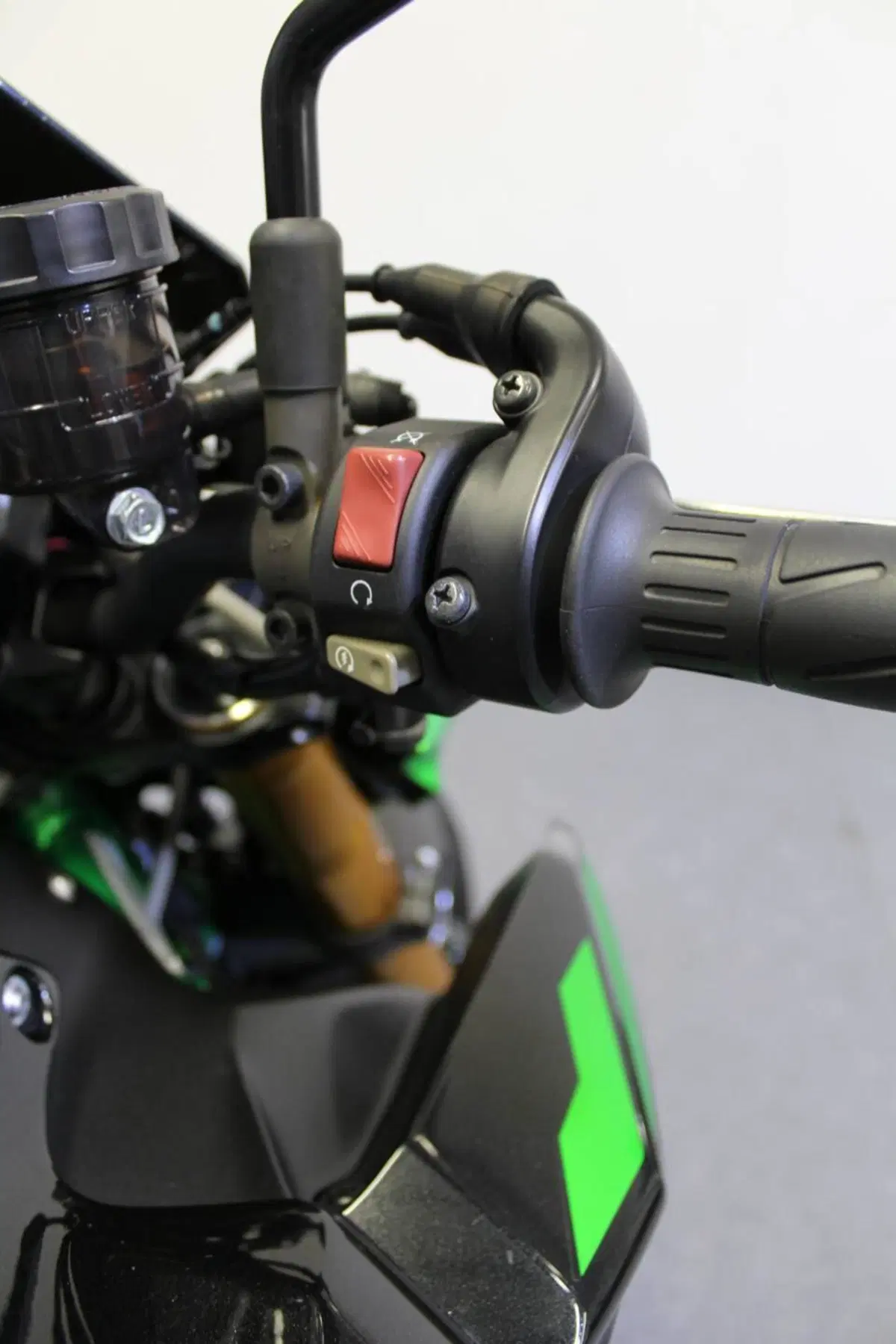 Kawasaki Z 900 SE (2022 - 24) (11)