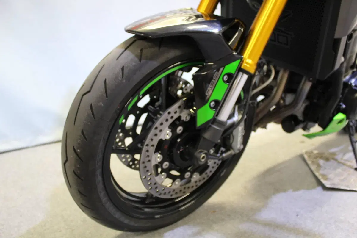 Kawasaki Z 900 SE (2022 - 24) (14)