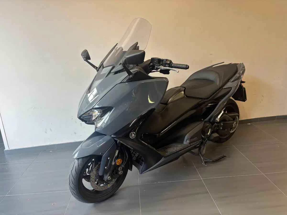 Yamaha T-Max 560 Tech Max (2021) (4)