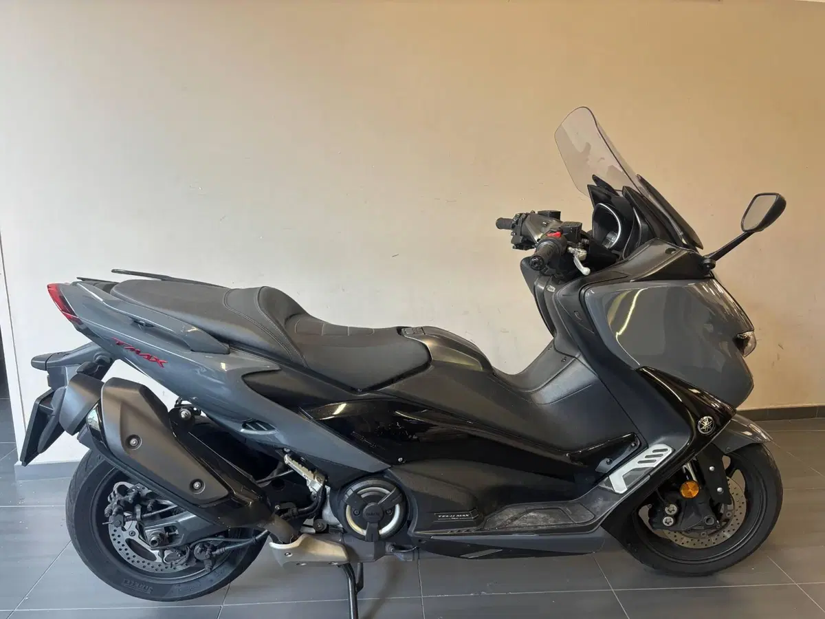Yamaha T-Max 560 Tech Max (2021) (7)