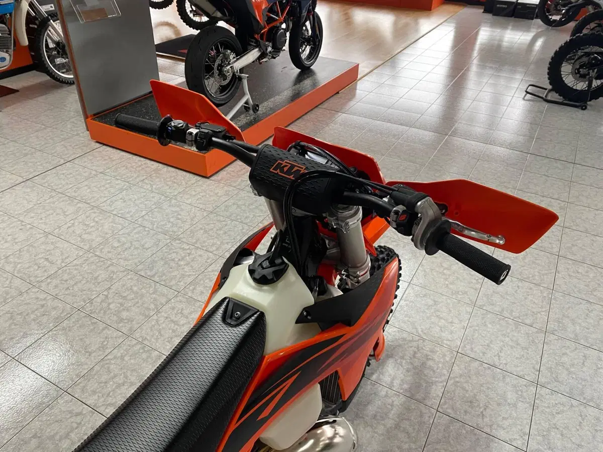 KTM 125 XC-W (2027) (5)