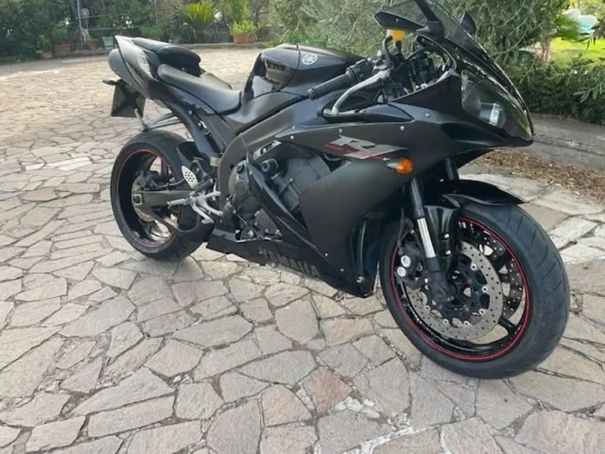 Yamaha YZF R1 (2006 - 07) (2)